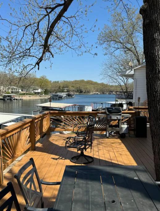 Lakefront Cottage In Secluded Cove Sunrise Beach Extérieur photo