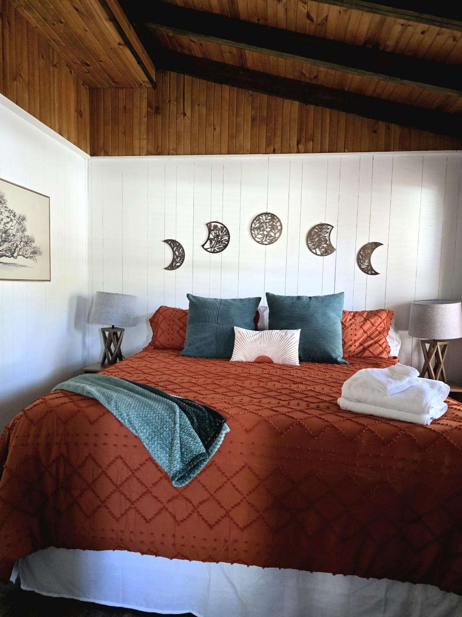 Lakefront Cottage In Secluded Cove Sunrise Beach Extérieur photo